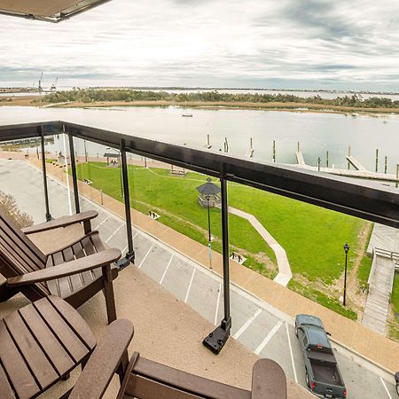 Bask Hotel At Big Rock Landing Морхед Сити Екстериор снимка