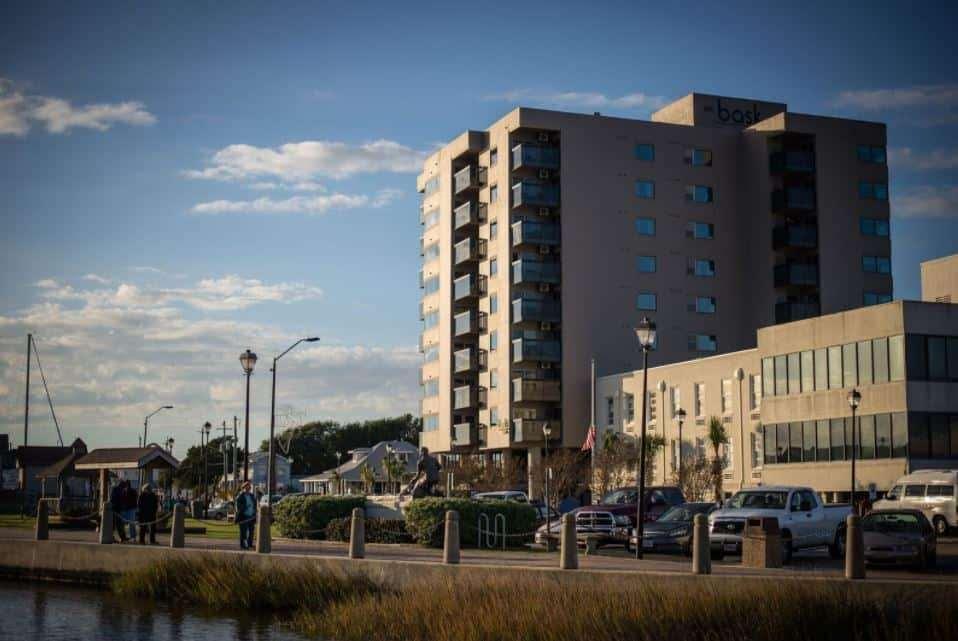 Bask Hotel At Big Rock Landing Морхед Сити Екстериор снимка