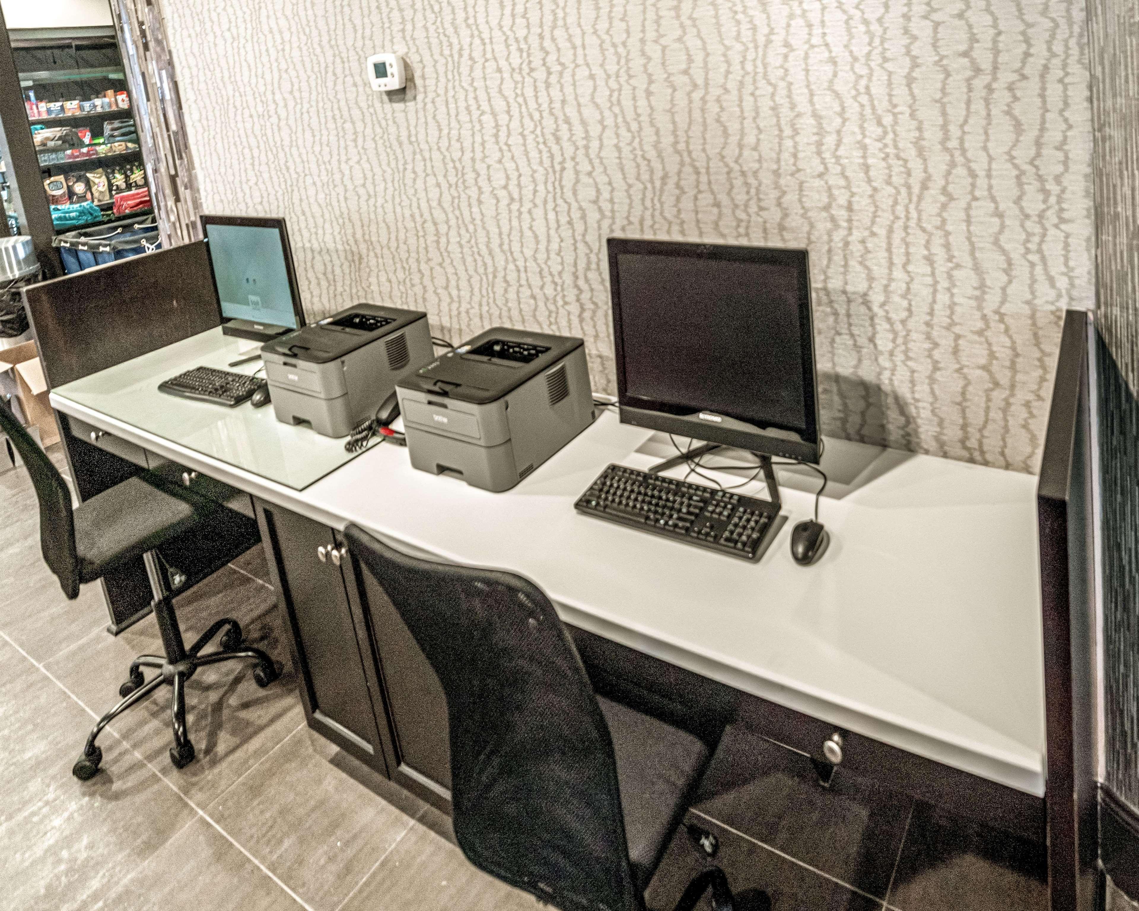 Bask Hotel At Big Rock Landing Морхед Сити Екстериор снимка
