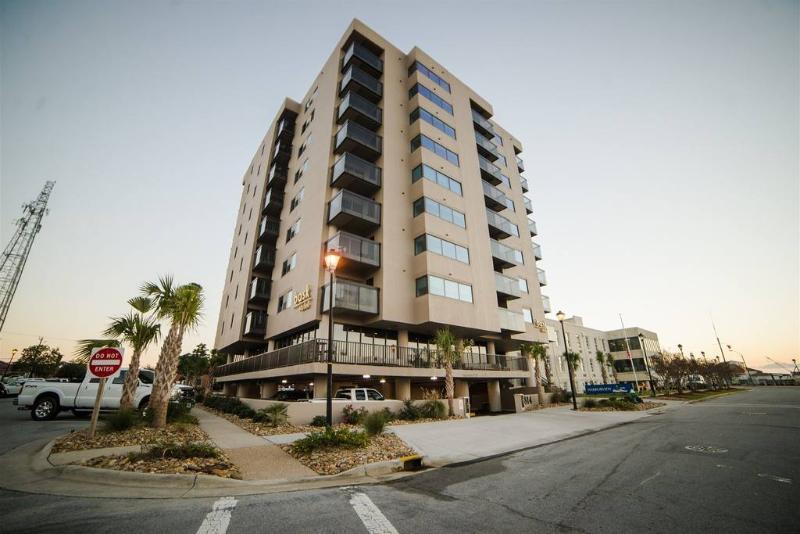 Bask Hotel At Big Rock Landing Морхед Сити Екстериор снимка