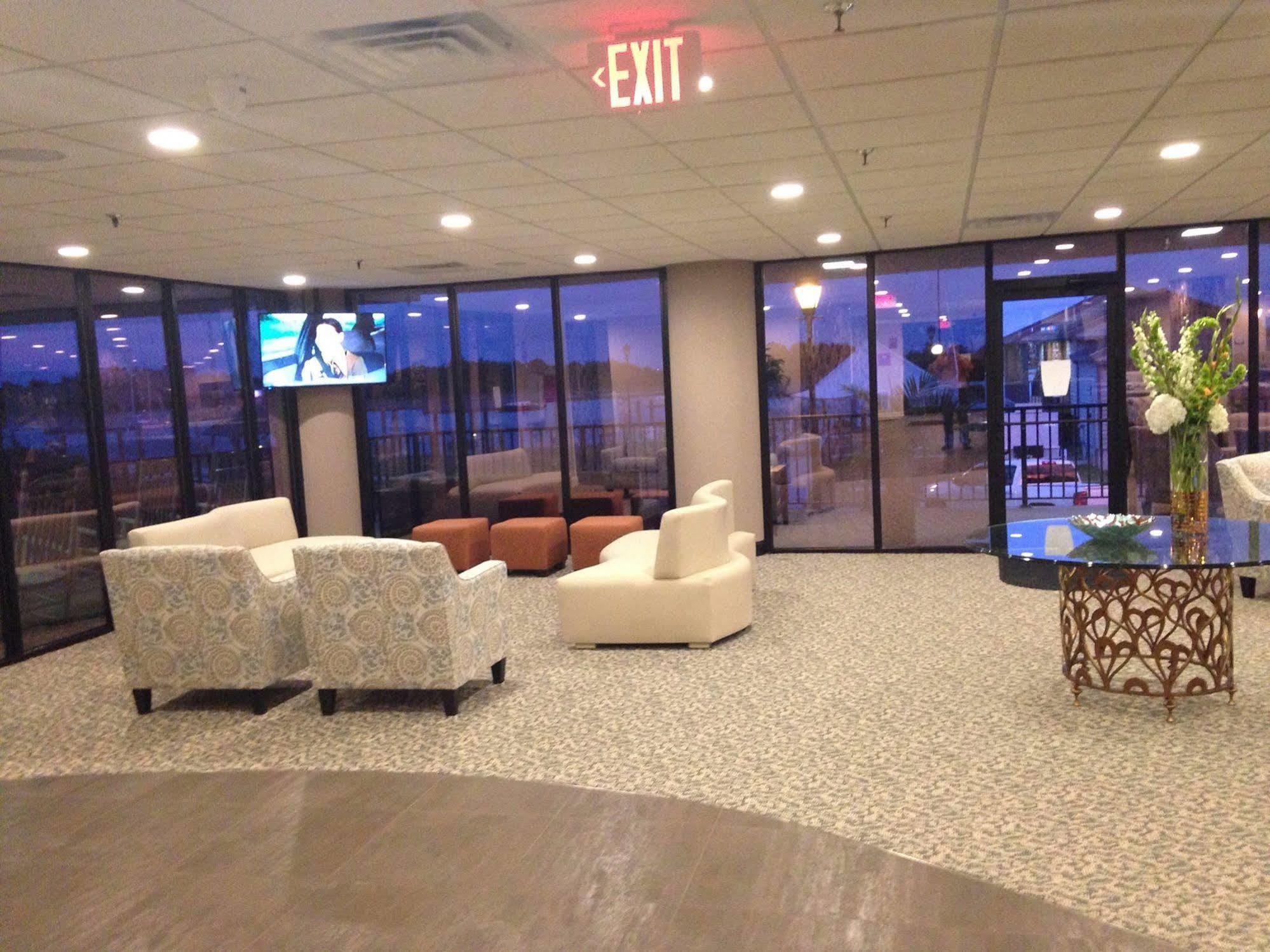 Bask Hotel At Big Rock Landing Морхед Сити Екстериор снимка