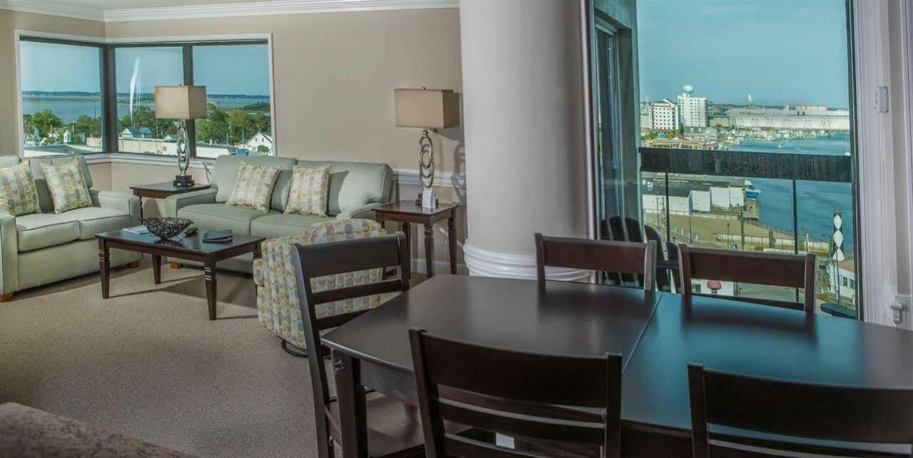 Bask Hotel At Big Rock Landing Морхед Сити Екстериор снимка